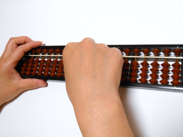 相続税の申告など相続手続きの期限とは？