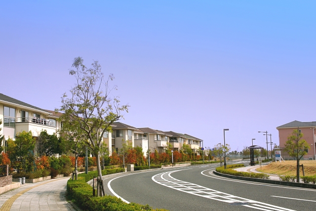 固定資産税はどのくらいかかる？使わない土地は売るべき？