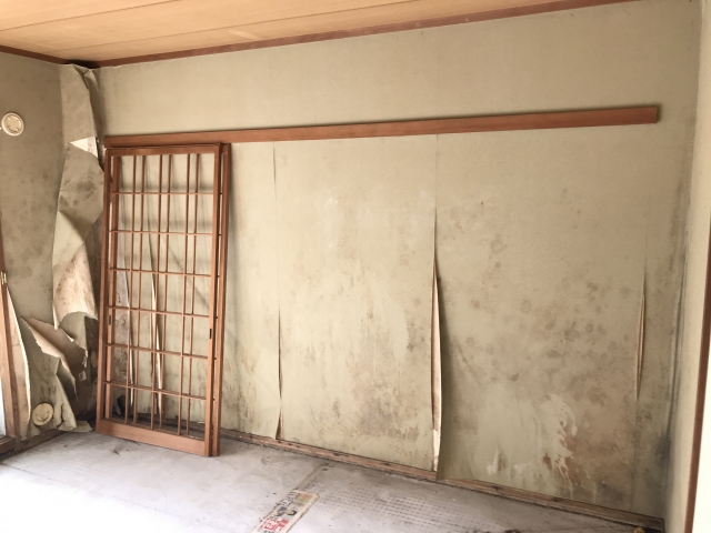 空き地や空き家を相続したら？使わない不動産が増える背景